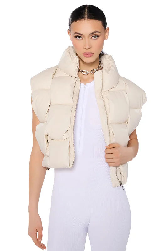 CROP PU WEAVE PUFFER VEST IN BEIGE