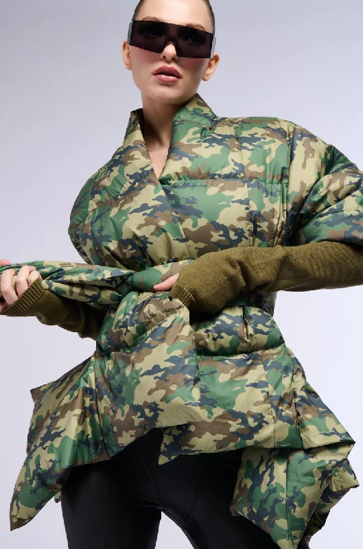 CAMO LONG RIB SLEEVE PEPLUM PUFFER COAT